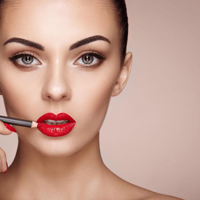 مستحضرات تجميل الشفاه
