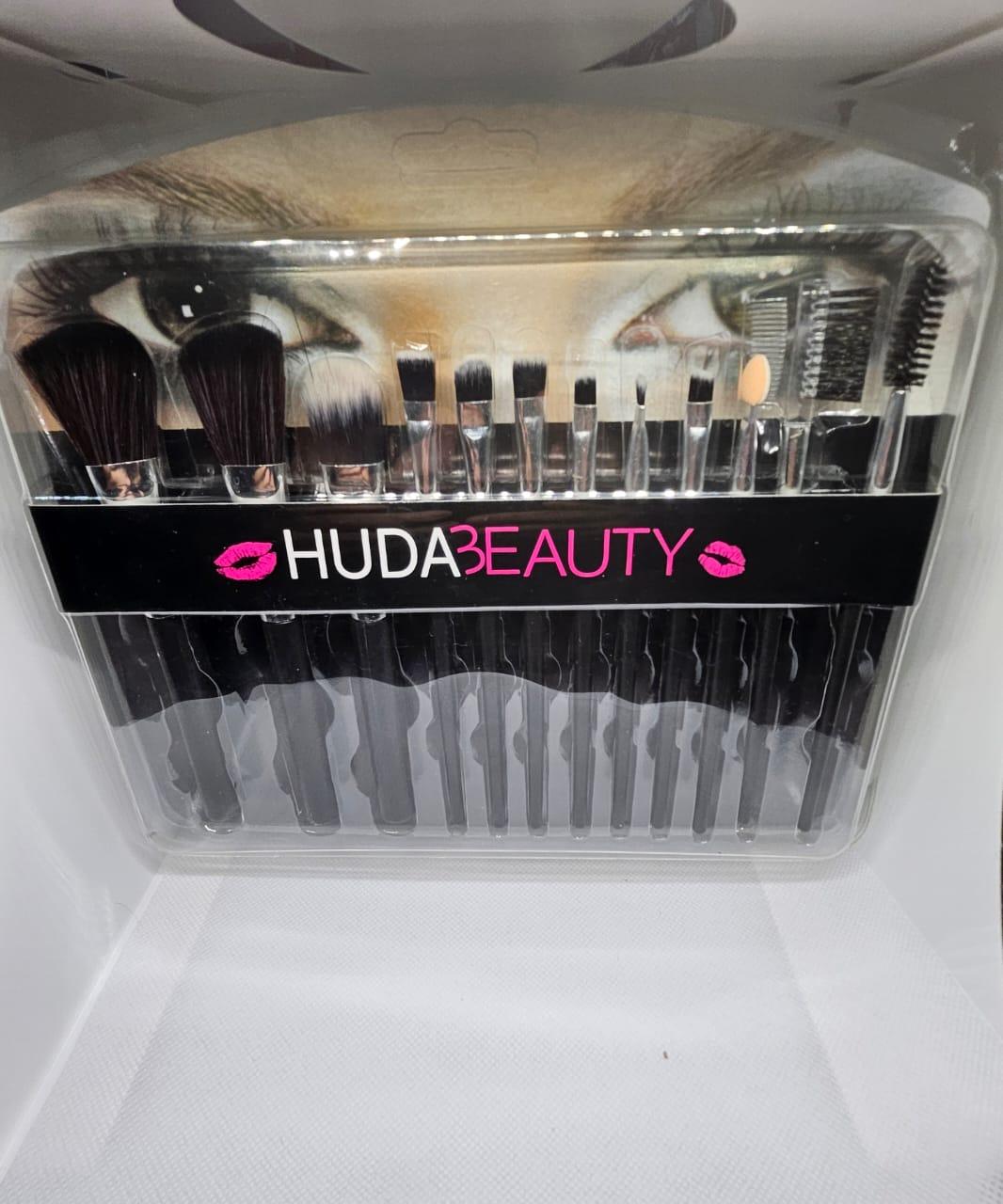 طاقم فرش ميك اب HUDA BEAUTY